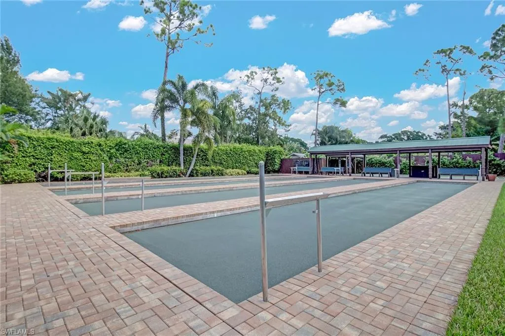 15450 Cedarwood LN, Naples, FL 34110,225032192