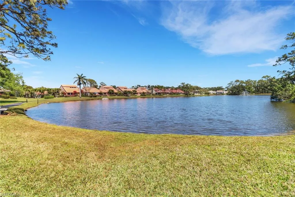 15450 Cedarwood LN, Naples, FL 34110,225032192