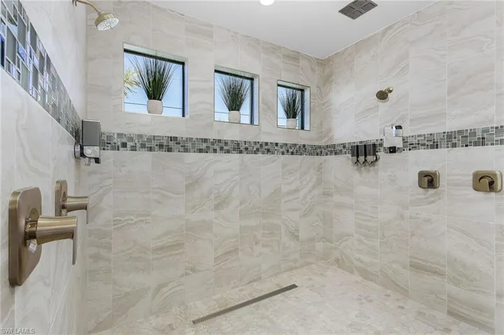 Bathroom with a tile shower