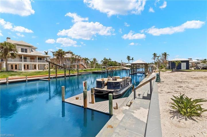 Has water at the dock, was electric as well prior to Ian. Canal leads out to the back bay and then Gulf of Mexico.