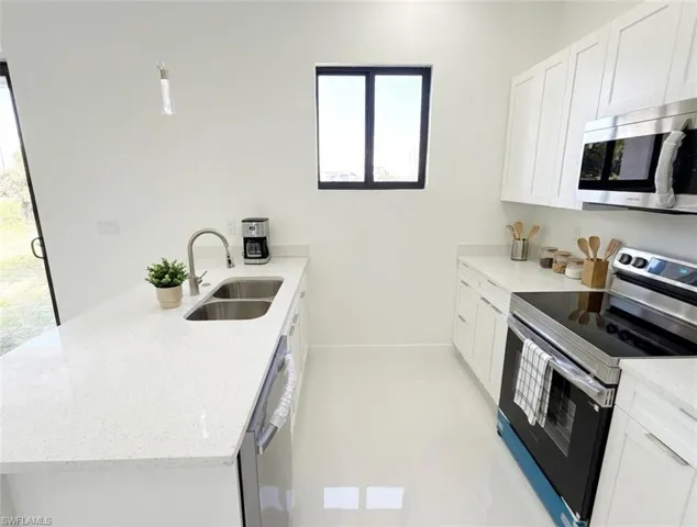 4326 Nw 34th St, Cape Coral, Florida 33993