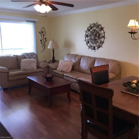 200  Forest Lakes  BLVD, Naples, FL 34105
