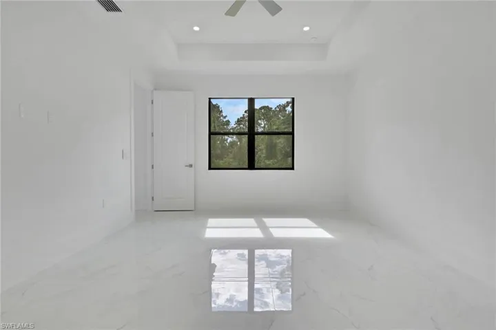 3780  6th SE AVE, Naples, FL 34117