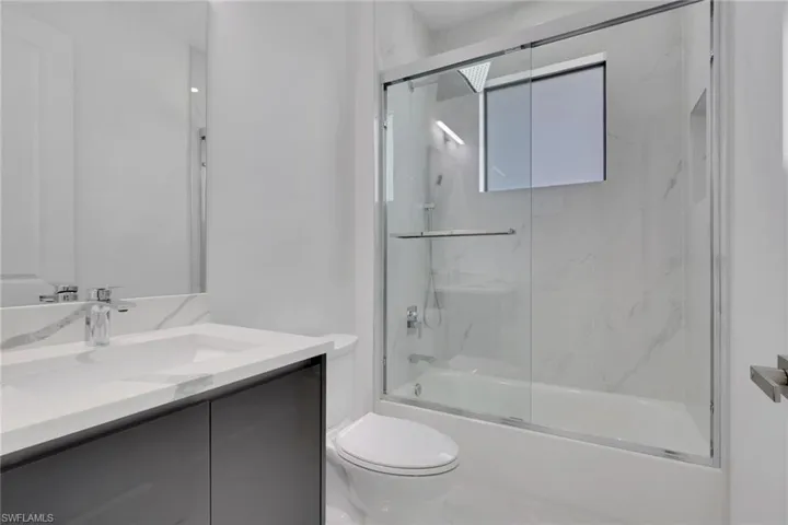 3780  6th SE AVE, Naples, FL 34117