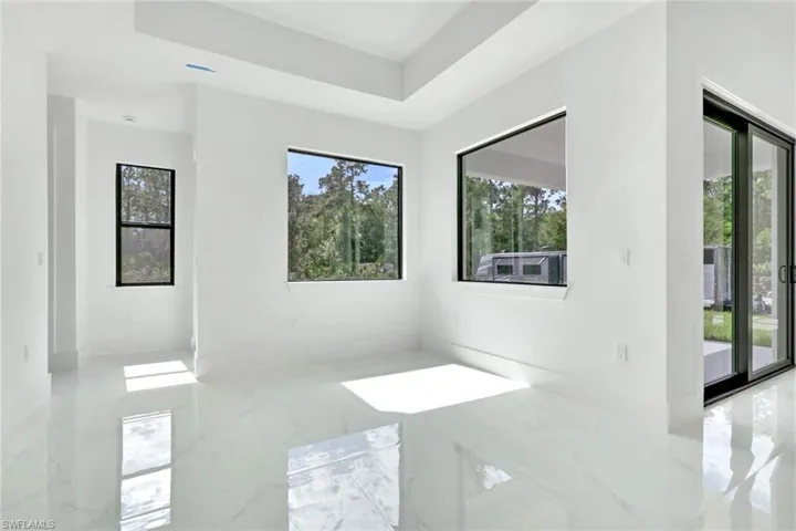3780  6th SE AVE, Naples, FL 34117