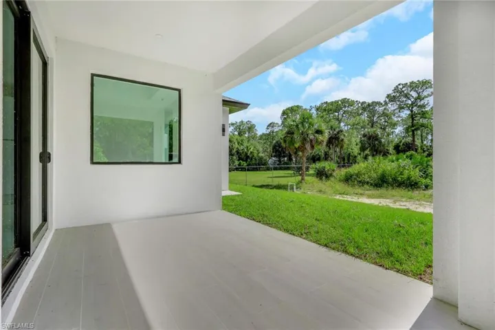 3780  6th SE AVE, Naples, FL 34117