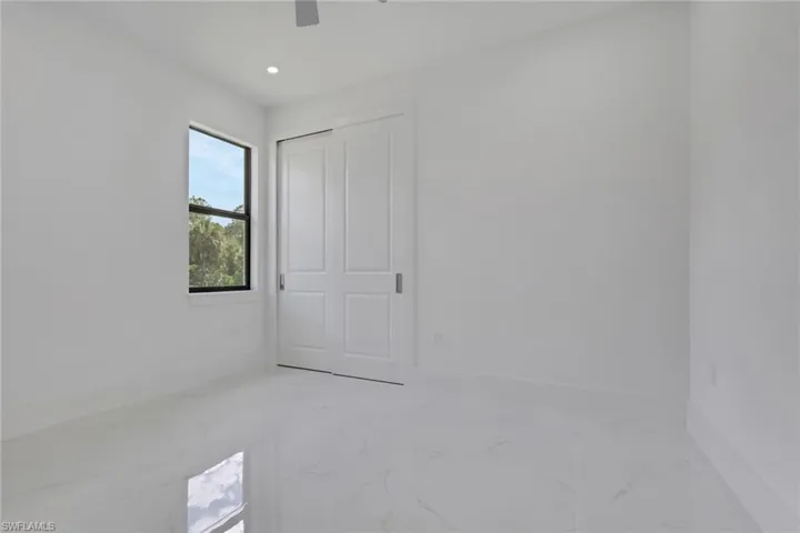 3780  6th SE AVE, Naples, FL 34117