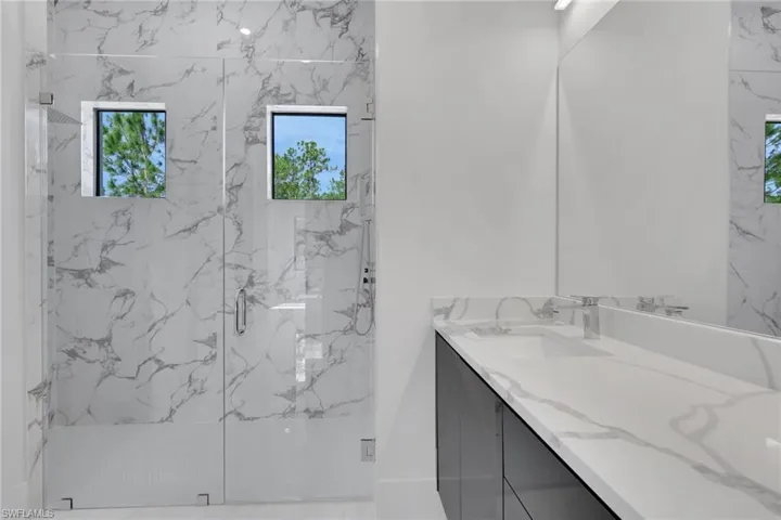 3780  6th SE AVE, Naples, FL 34117