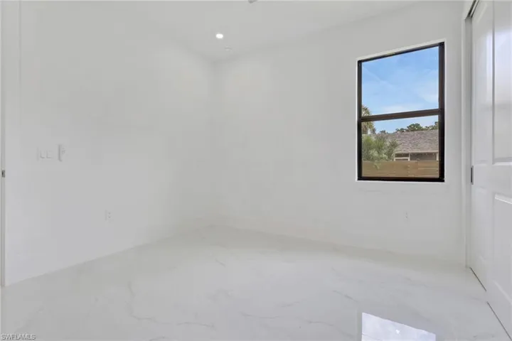 3780  6th SE AVE, Naples, FL 34117