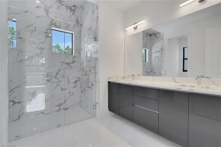3780  6th SE AVE, Naples, FL 34117
