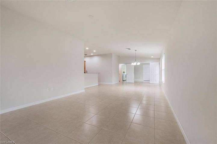 8607  Genova  CT, NAPLES, FL 34114
