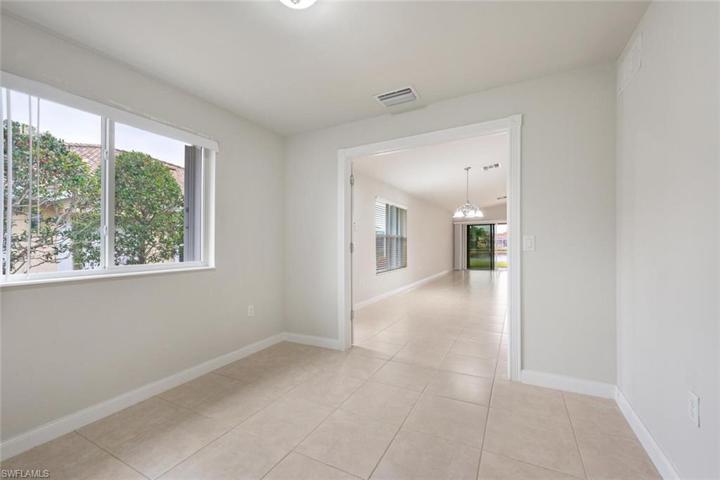 8607  Genova  CT, NAPLES, FL 34114