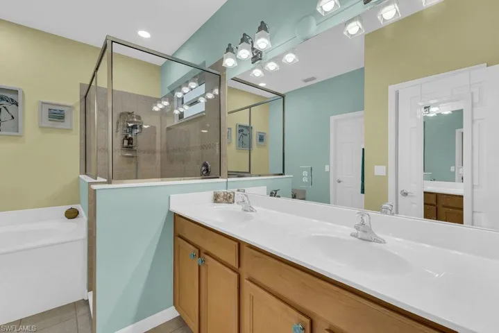 3725 Pino Vista Way, Estero, Florida 33928