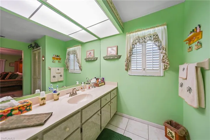 1419 SE 22nd  ST, Cape Coral, FL 33990