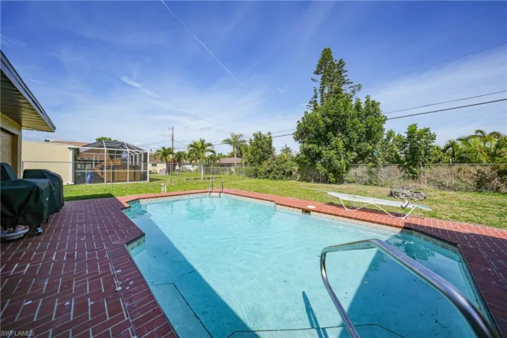 1419 SE 22nd  ST, Cape Coral, FL 33990