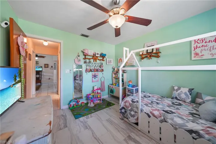1419 SE 22nd  ST, Cape Coral, FL 33990