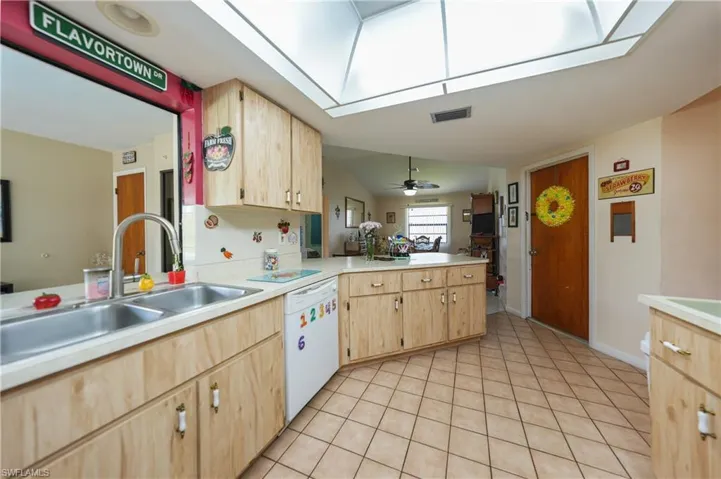 1419 SE 22nd  ST, Cape Coral, FL 33990