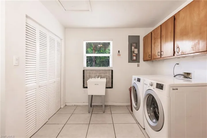 3870  Golden Gate E BLVD, Naples, FL 34120