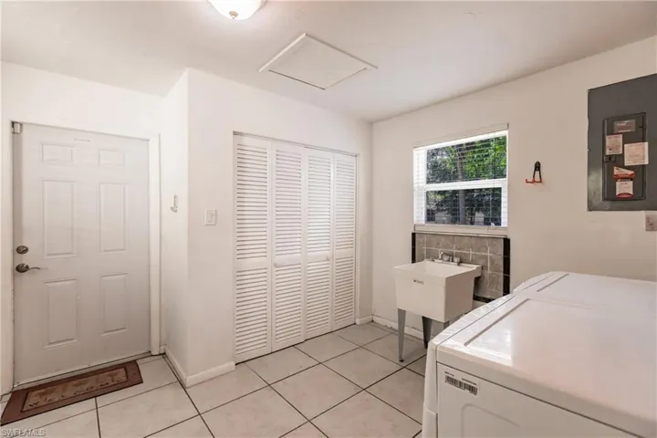 3870  Golden Gate E BLVD, Naples, FL 34120