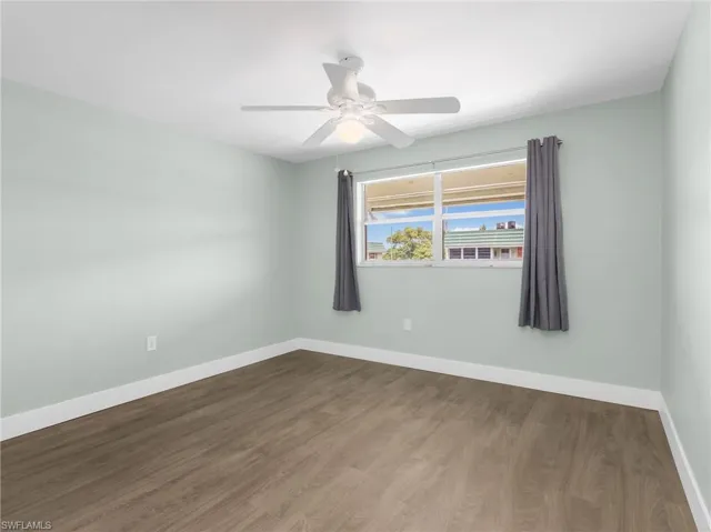300 Valley Stream Dr 8a, Naples, Florida 34113