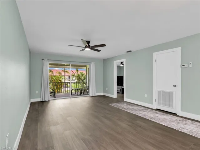 300 Valley Stream Dr 8a, Naples, Florida 34113