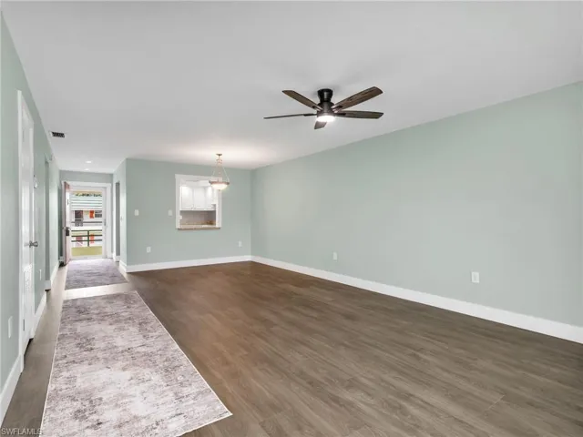 300 Valley Stream Dr 8a, Naples, Florida 34113