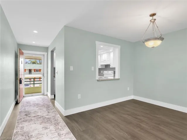 300 Valley Stream Dr 8a, Naples, Florida 34113