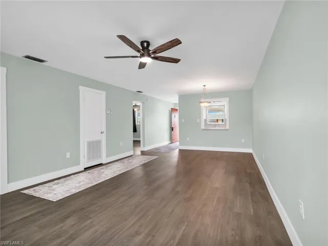 300 Valley Stream Dr 8a, Naples, Florida 34113