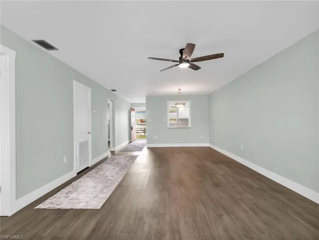 300 Valley Stream Dr 8a, Naples, Florida 34113