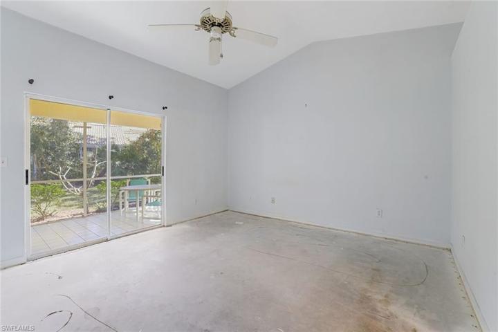 337  Emerald Bay  CIR, Naples, FL 34110