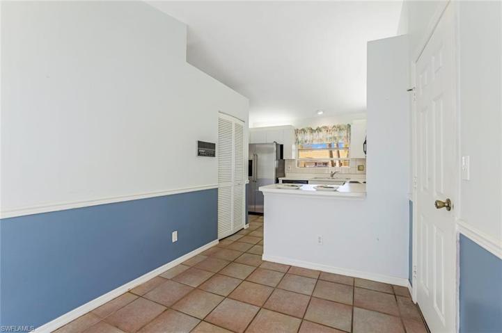 337  Emerald Bay  CIR, Naples, FL 34110