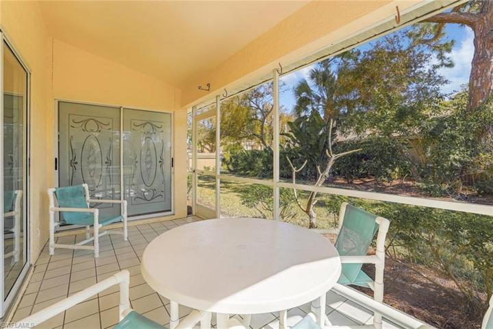 337  Emerald Bay  CIR, Naples, FL 34110