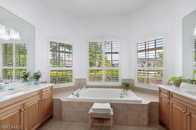 10199 Avonleigh DR, Bonita Springs, FL 34135,225002171