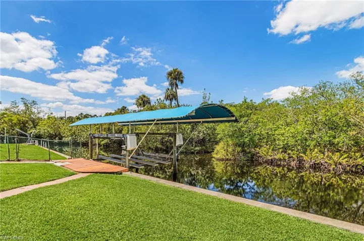 Covered Boat Lift
