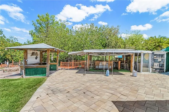 Bar and Outside grill areas