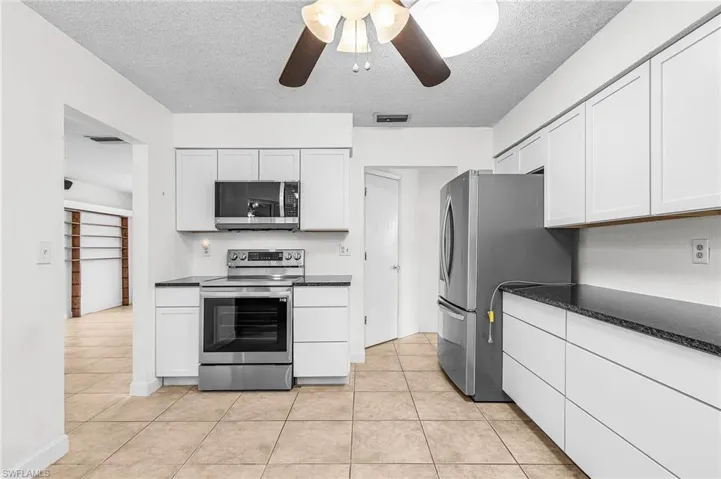 93 Glenmont Dr W, North Fort Myers, Florida 33917