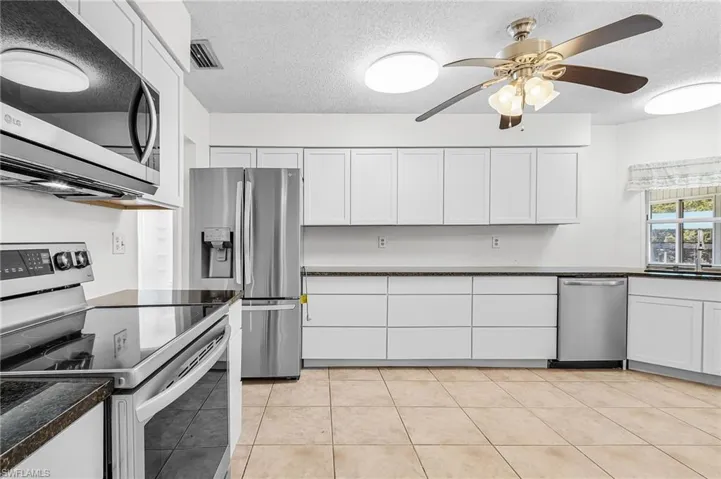 93 Glenmont Dr W, North Fort Myers, Florida 33917