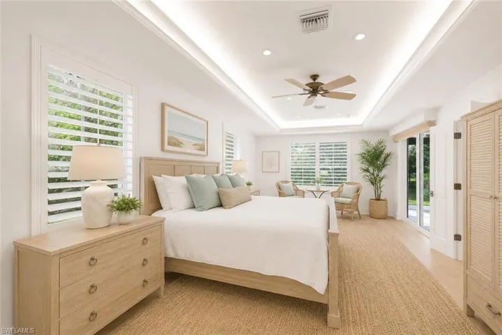 6777  Southern Oak  CT, Naples, FL 34109