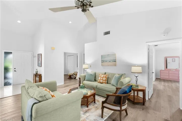 Floor Plan offers Efficient use of Space