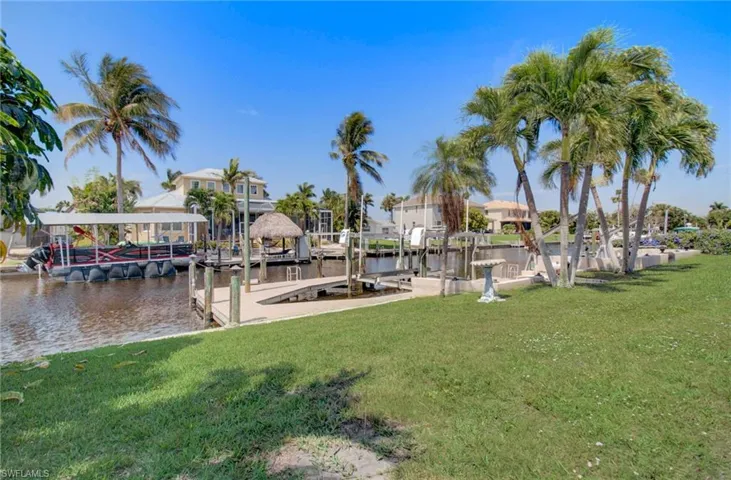 5614 Deauville CT, CAPE CORAL FL 33904