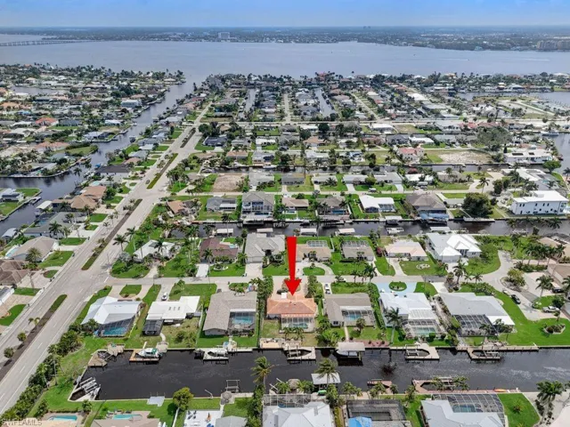 5614 Deauville CT, CAPE CORAL FL 33904