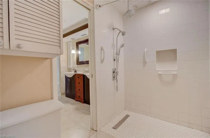 5614 Deauville CT, CAPE CORAL FL 33904