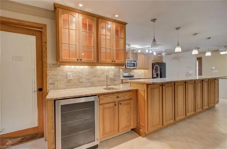 5614 Deauville CT, CAPE CORAL FL 33904