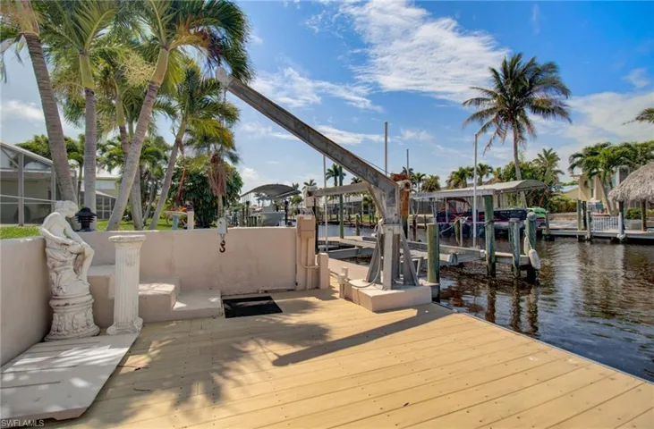 5614 Deauville CT, CAPE CORAL FL 33904