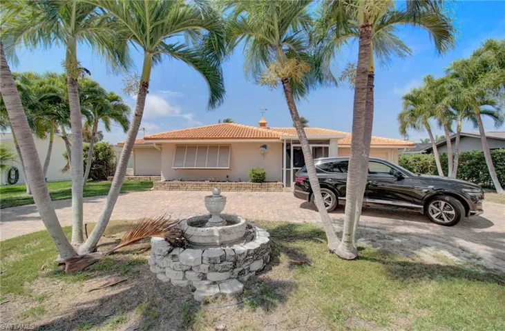 5614 Deauville CT, CAPE CORAL FL 33904