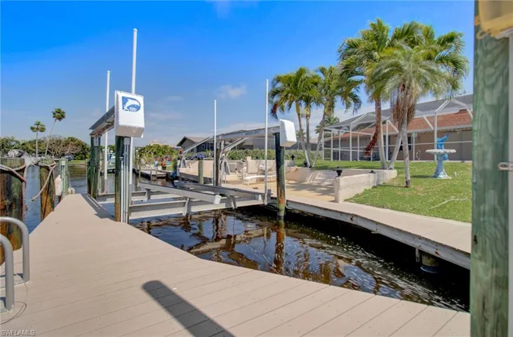 5614 Deauville CT, CAPE CORAL FL 33904