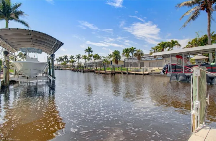 5614 Deauville CT, CAPE CORAL FL 33904