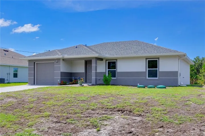 2701 Darlene Pl, Lehigh Acres, Florida 33971