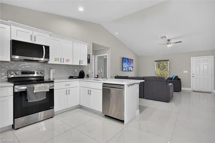 2701 Darlene Pl, Lehigh Acres, Florida 33971