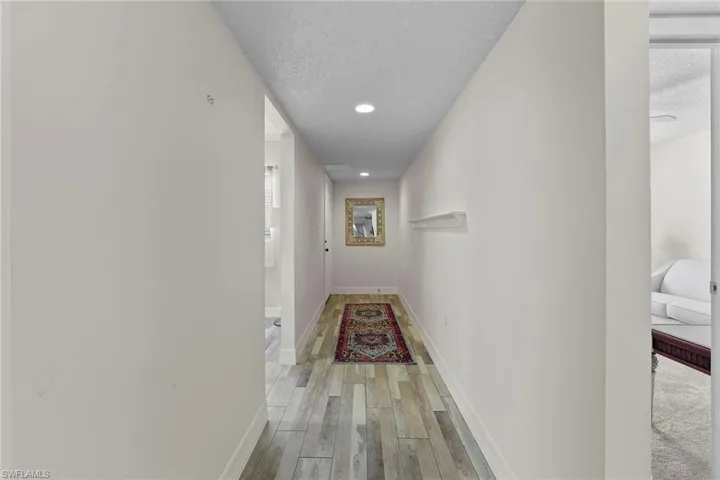 605  Squire  CIR, Naples, FL 34104